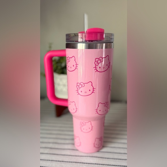 Stanley 40oz Hello Kitty Pink Tumbler - Picture 2 of 3